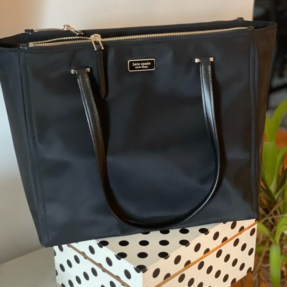 ♥️♠️Brand new black kate spade tote♥️♠️